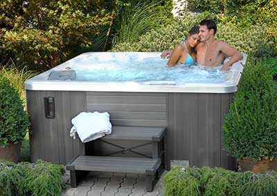 Sunrise Spa - Couple relaxing